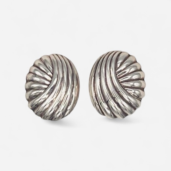 Jewelry - Vintage Sterling Silver Clip On Earrings Ribbed Oval Shell Thailand 925